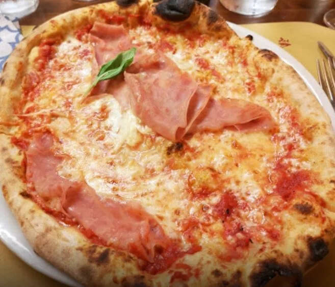 Bella Napoli Classic Pizza