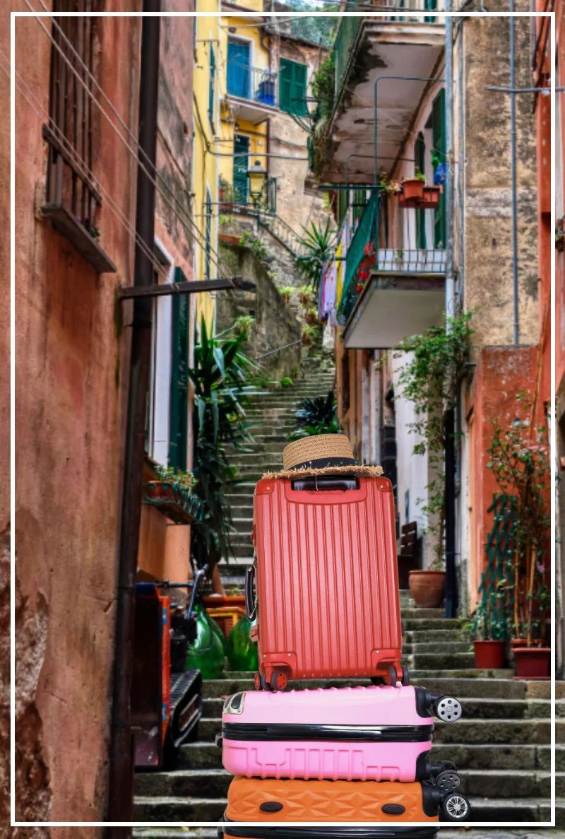 Heavy luggage, cobbled streets and stairs in Italy