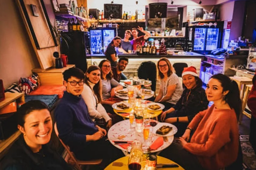 5 Terre Backpackers City meals
