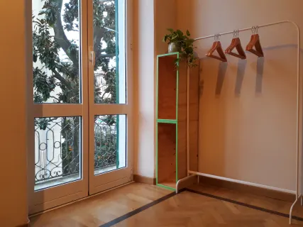 5 Terre Backpackers City room