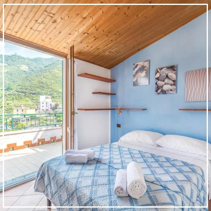 Corniglia - affordable accommodation in Cinque Terre