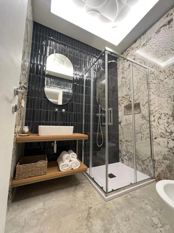 Elegant Rooms La Spezia ensuite