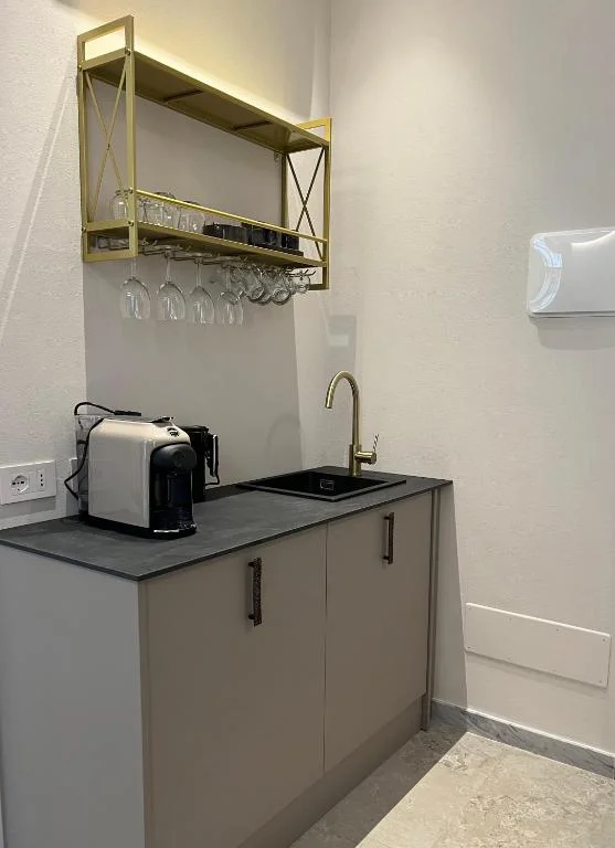 Elegant Rooms La Spezia basic kitchenette