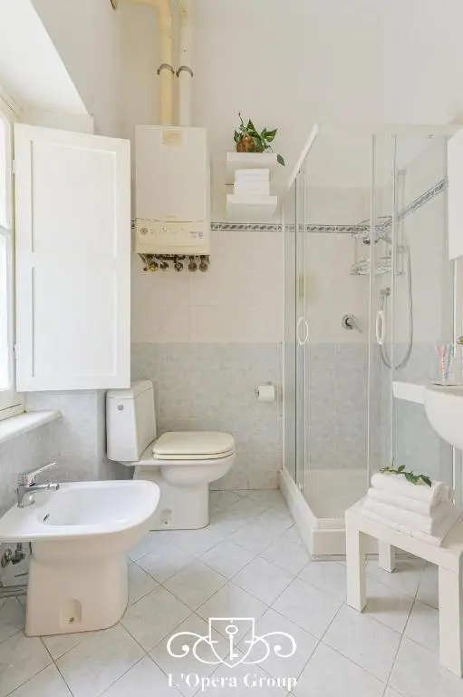 Mare e Teatro Apartment bathroom