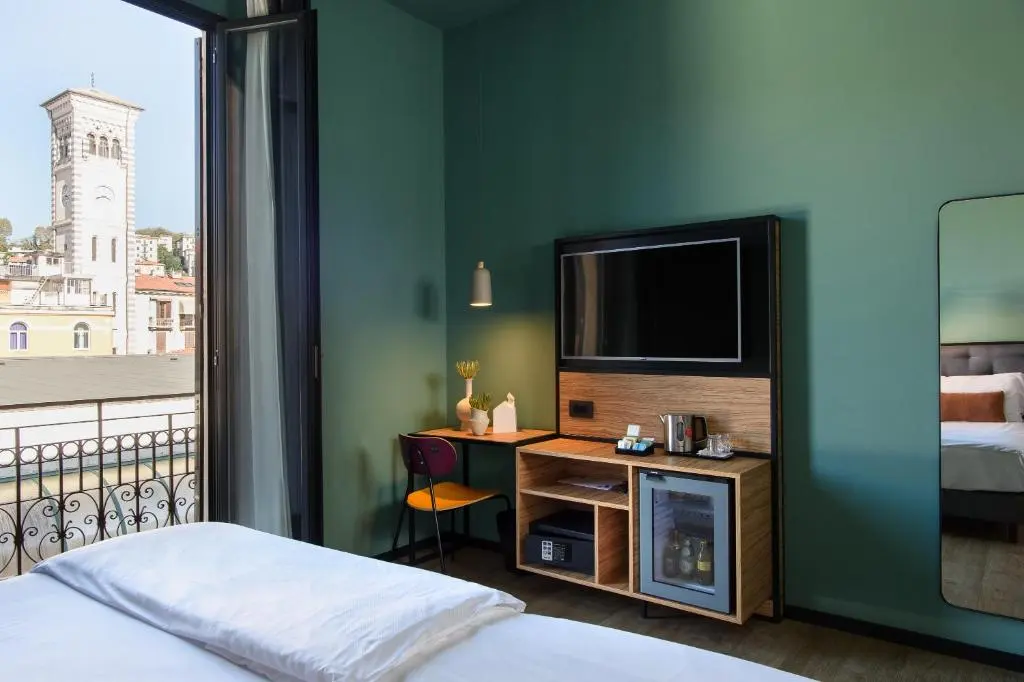 The Poet Hotel - typical room furnishings