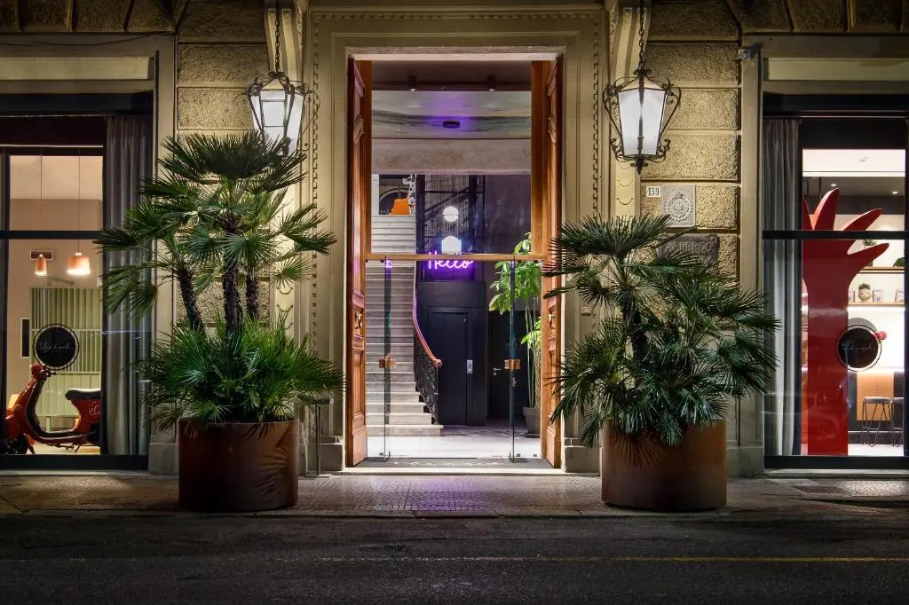 The Poet Hotel Entry