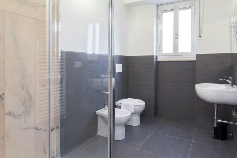 Affittacamere La Casa delle Acciughe typical bathroom