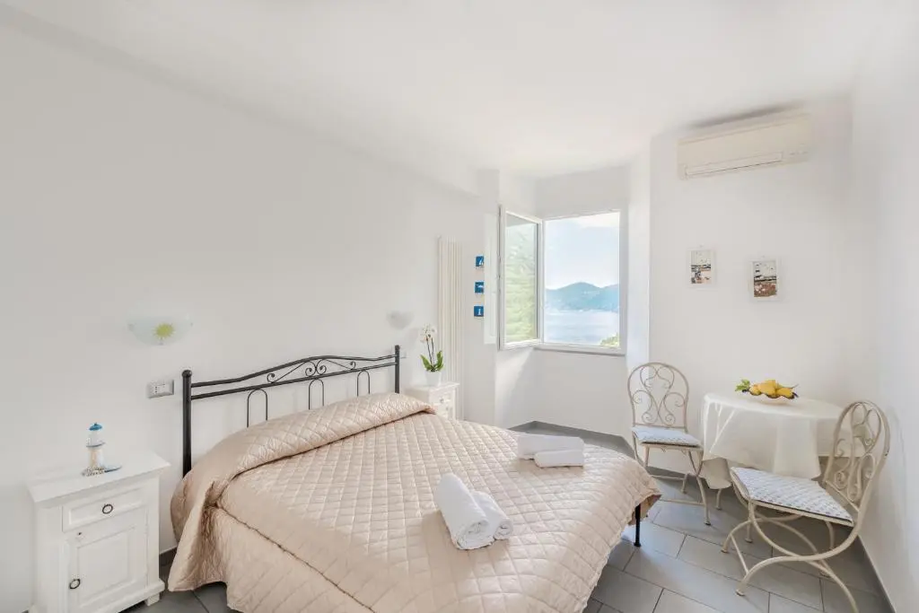 Affittacamere Arbasia De Ma typical bedroom