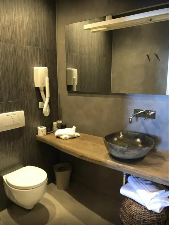 Hotel Marina Piccola bathroom
