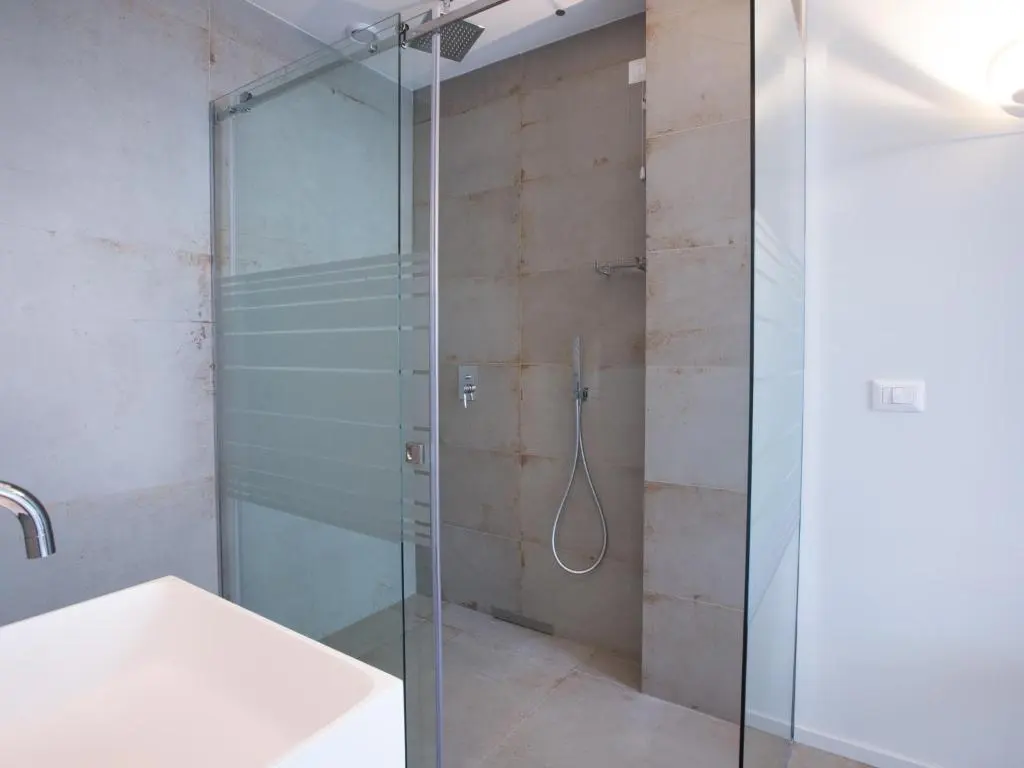 Roca Du Ma Pasu bathroom